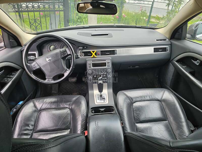 Volvo XC70 