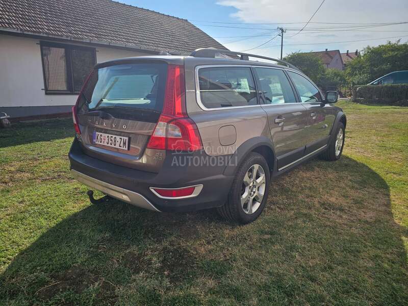Volvo XC70 