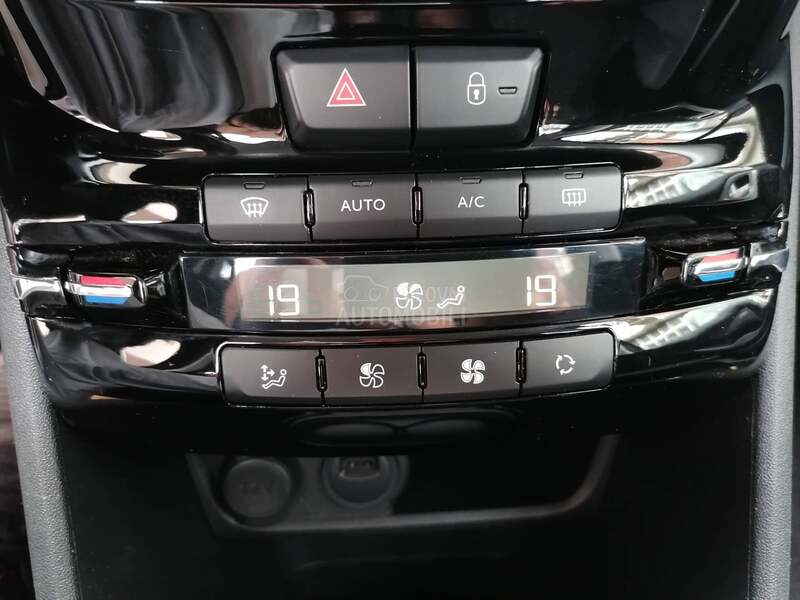 Peugeot 2008 81000 1.2 Allure