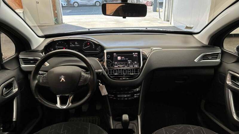Peugeot 2008 1.2 Allure 81000