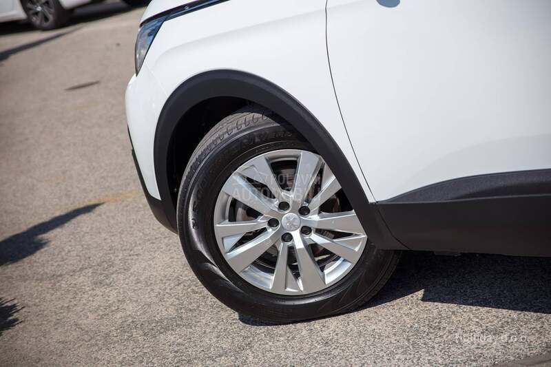 Peugeot 3008 1.2 PureTech Nav Led