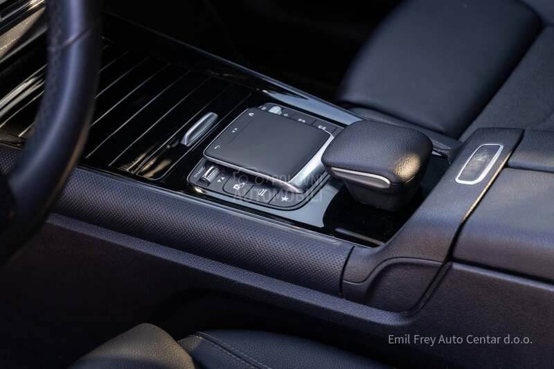 Mercedes Benz GLA 200 