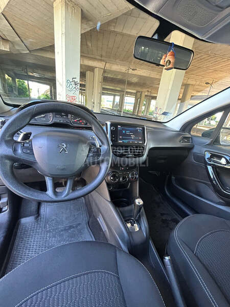 Peugeot 208 A.U.T