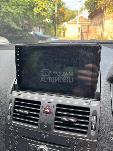 Multimedija za w204