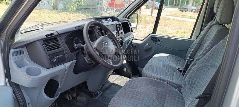 Ford Transit T350 2.4 TDCi rampa