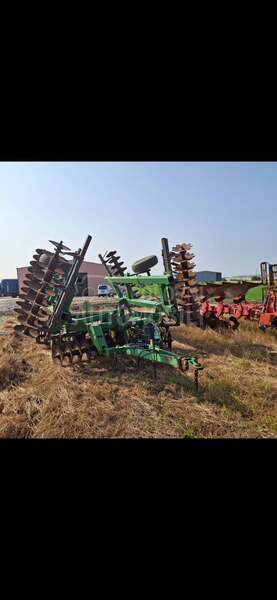 John Deere 637