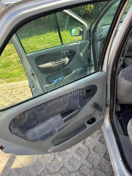 Renault Scenic 1.9