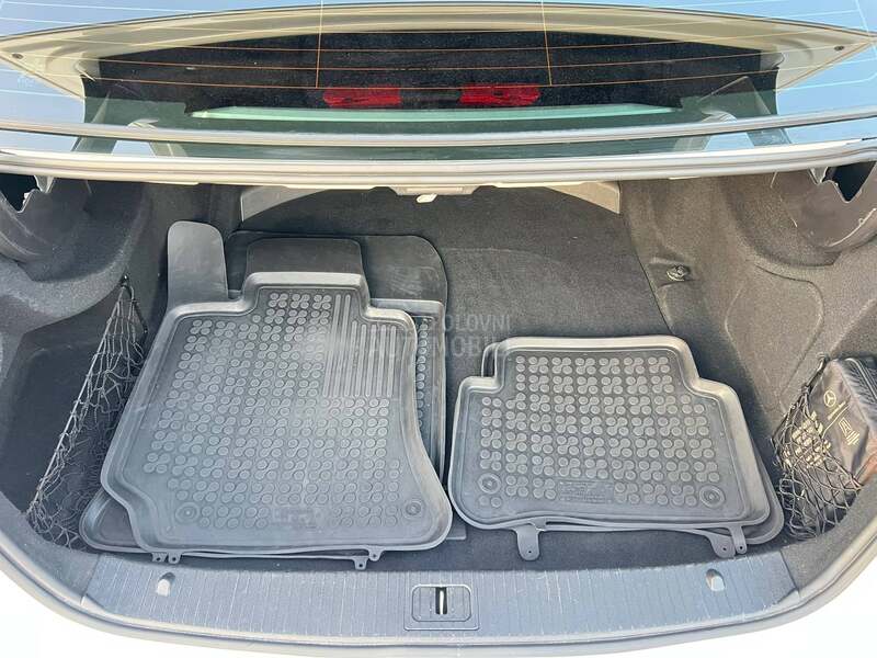 Mercedes Benz E 220 CDI