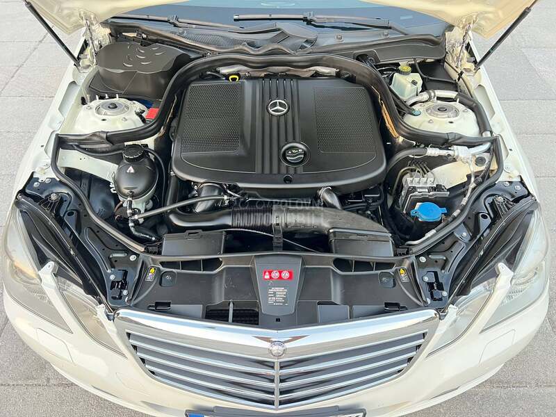 Mercedes Benz E 220 CDI
