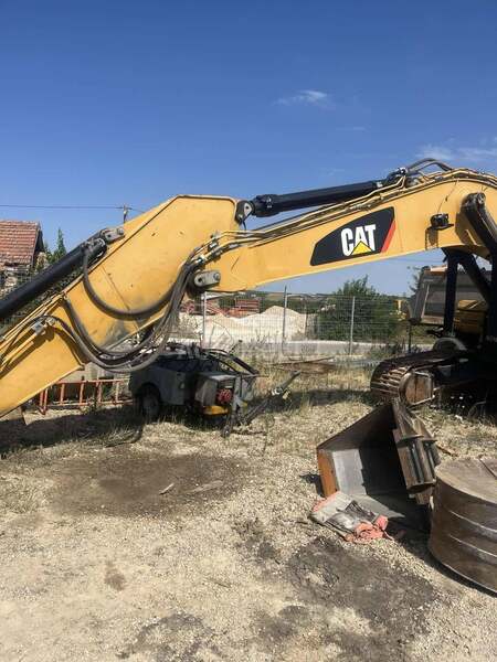 CAT 325DL