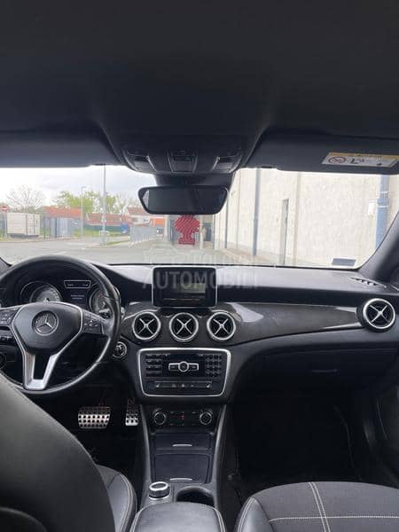 Mercedes Benz CLA 180  Mercedes Benz CLA 180