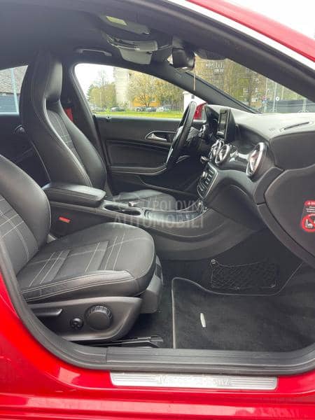 Mercedes Benz CLA 180  Mercedes Benz CLA 180