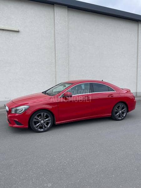 Mercedes Benz CLA 180  Mercedes Benz CLA 180