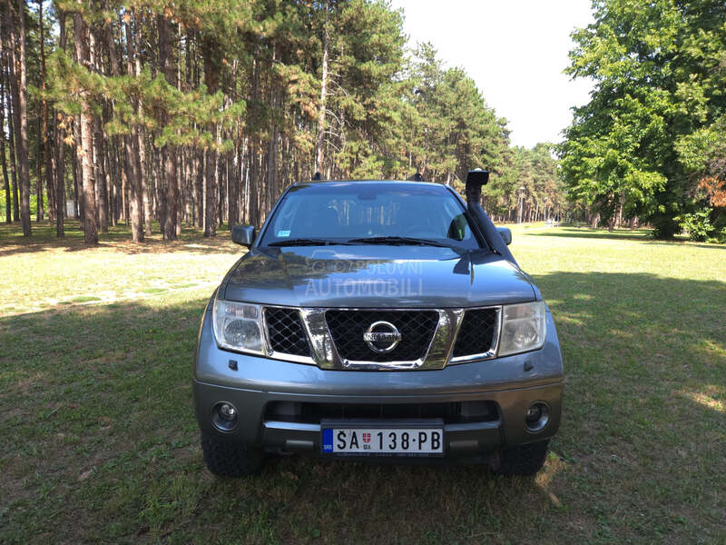 Nissan Pathfinder 2.5 4x4