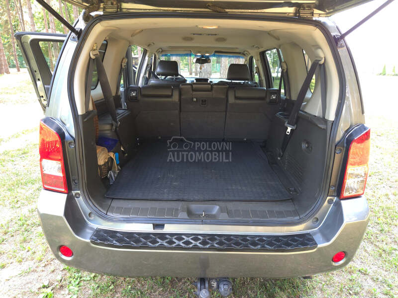 Nissan Pathfinder 2.5 4x4