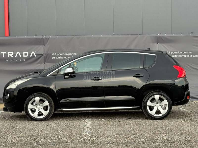 Peugeot 3008 1.6 EHDI NAVY PANO