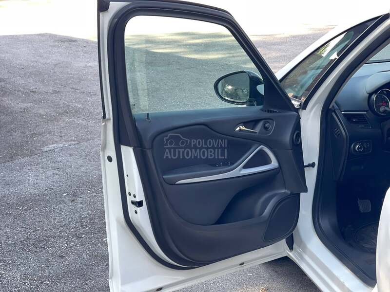 Opel Zafira 7 S E D
