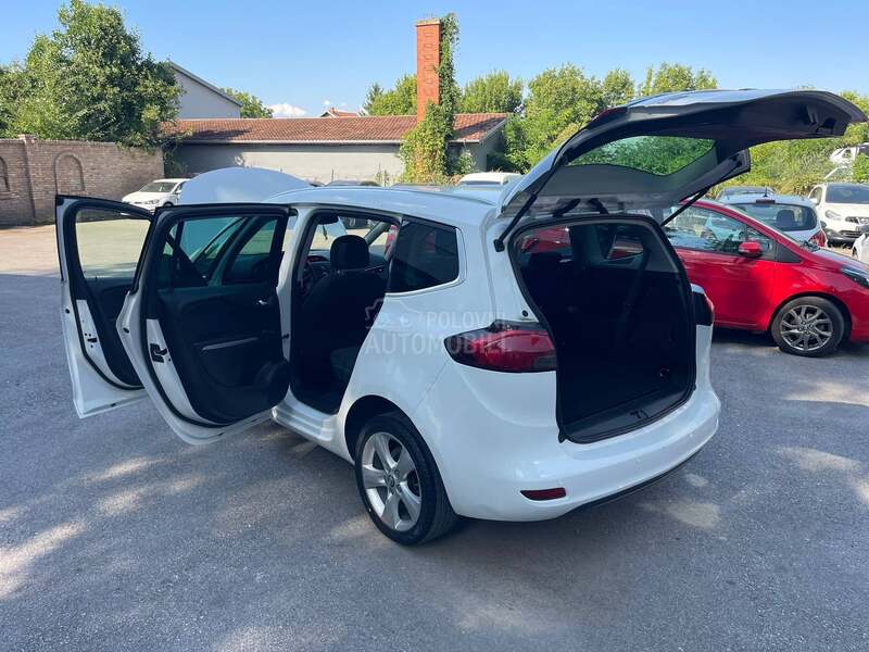 Opel Zafira 7 S E D