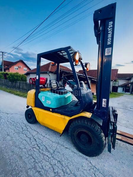 Komatsu 2,5t plin