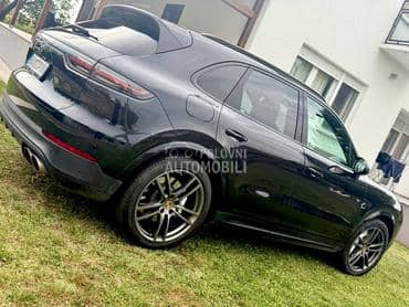 Porsche Cayenne S night