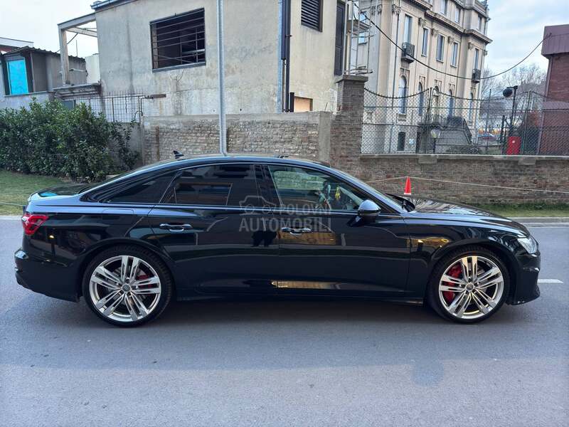 Audi S6 