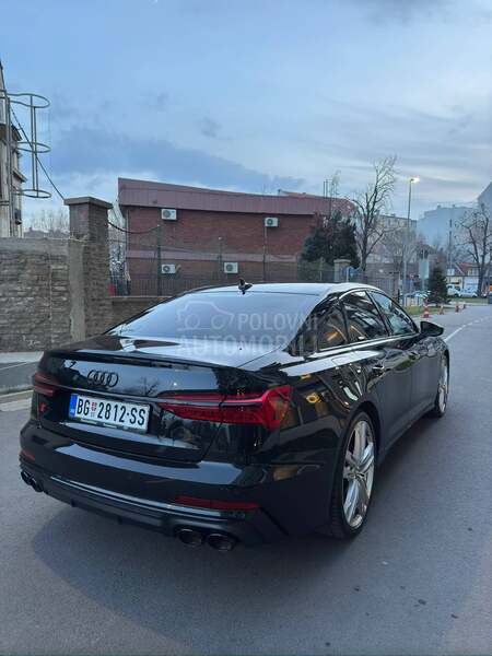 Audi S6 
