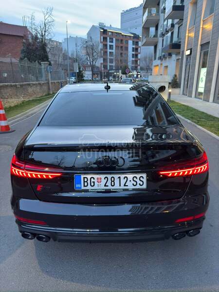 Audi S6 