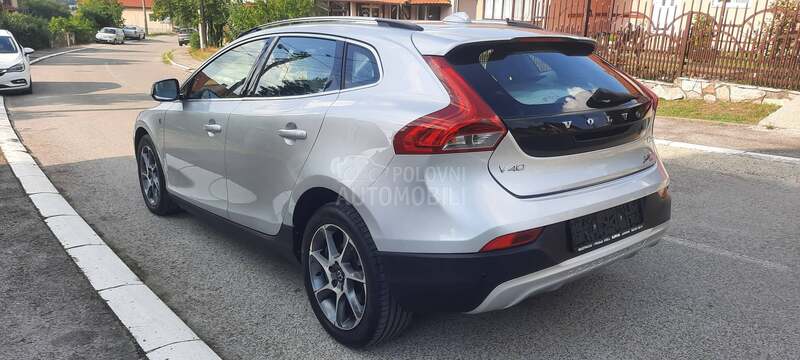 Volvo V40 1.6 D2 CROSS COUNTRY