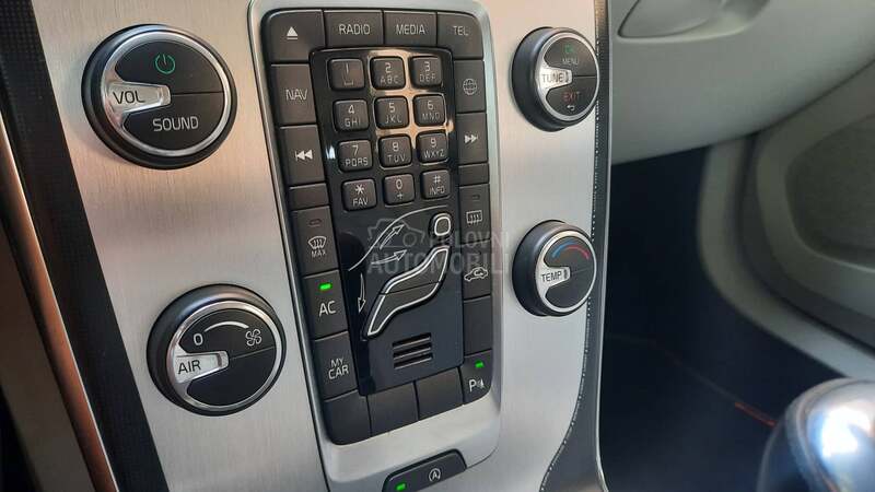 Volvo V40 1.6 D2 CROSS COUNTRY