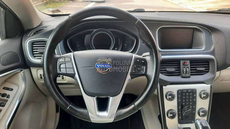 Volvo V40 1.6 D2 CROSS COUNTRY