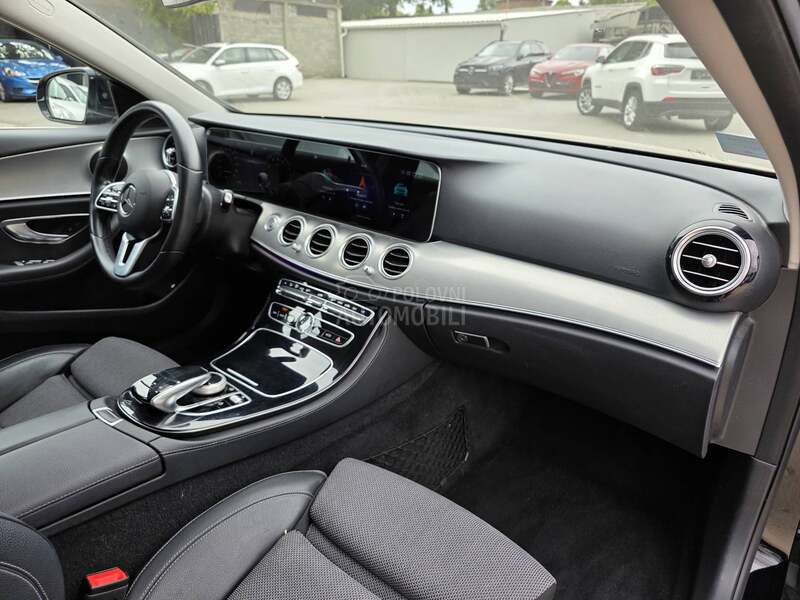 Mercedes Benz E 220 4maticKuplj.ovde