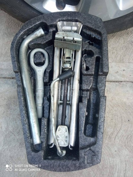 Dizalica kljuc i šlepač