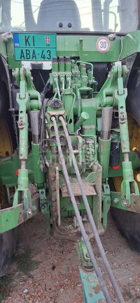 John Deere 7600