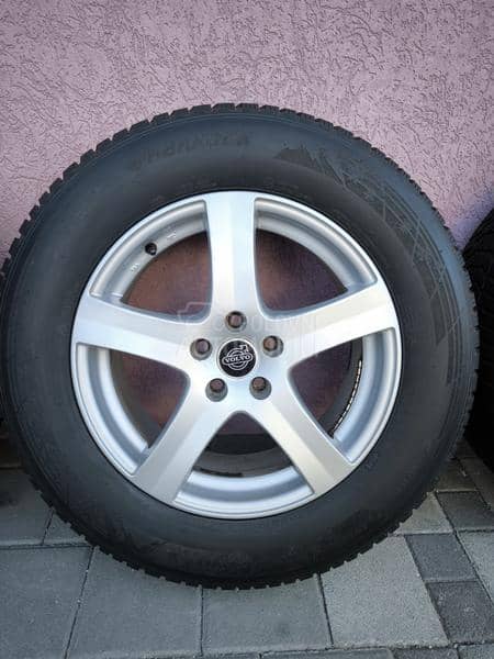 Hankook 235/65 R17 Zimska