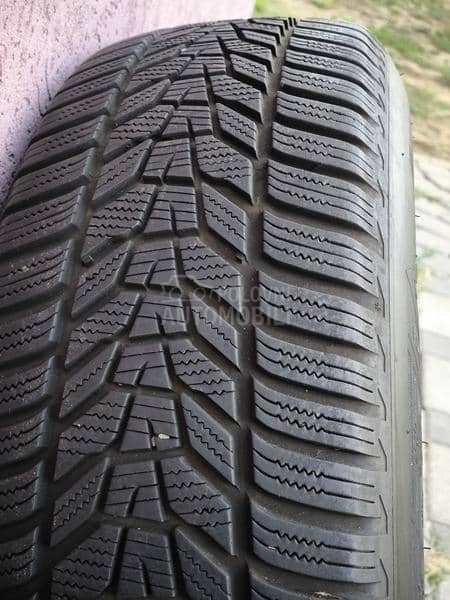 Hankook 235/65 R17 Zimska