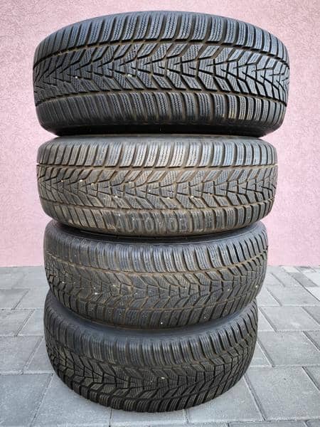 Hankook 235/65 R17 Zimska