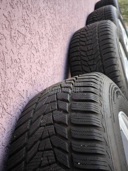 Hankook 235/65 R17 Zimska