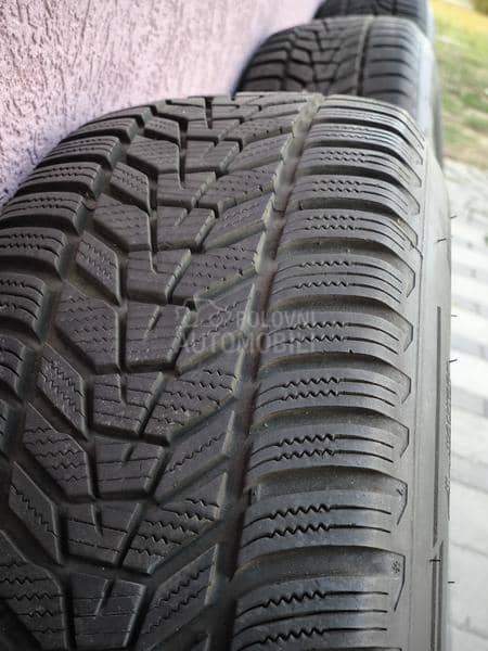 Hankook 235/65 R17 Zimska