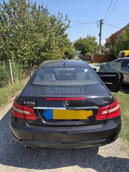 Mercedes Benz E Klasa w207 2010. god. -  kompletan auto u delovima