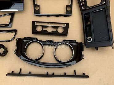 enterijer lajsne crne za Volkswagen Golf 7, Golf 7 Alltrack od 2012. do 2020. god.