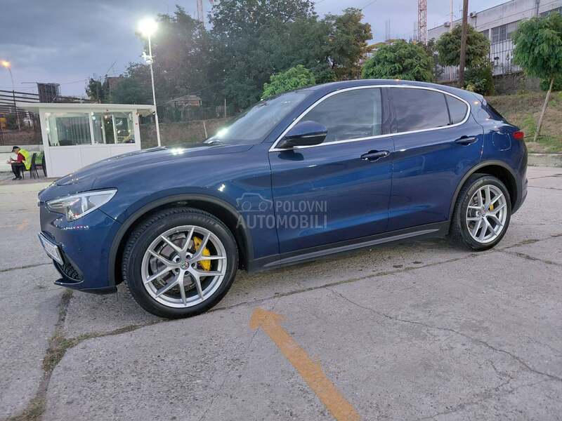 Alfa Romeo Stelvio Q4