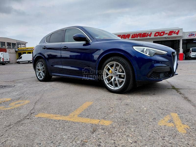 Alfa Romeo Stelvio Q4