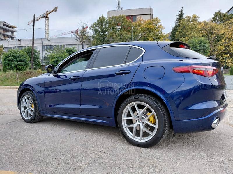 Alfa Romeo Stelvio Q4