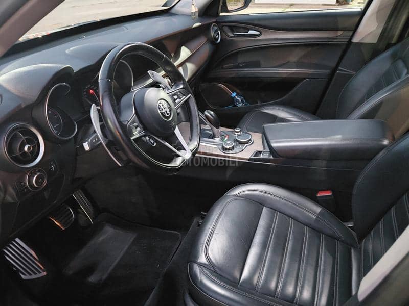 Alfa Romeo Stelvio Q4