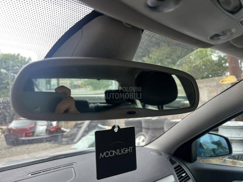 Retrovizor unutrašnji