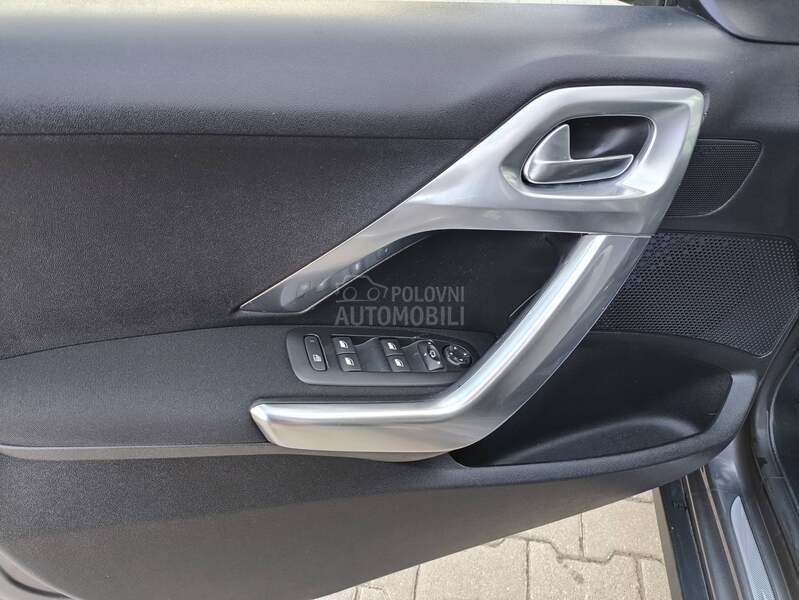 Peugeot 2008 1.2 CROSSWAY