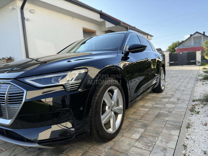 Audi e-tron 