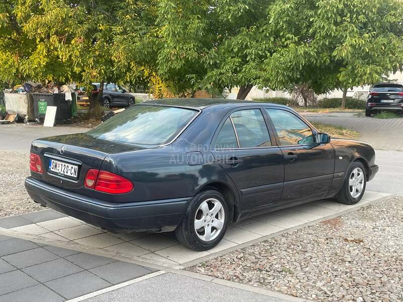 Mercedes Benz E 220 2.0d