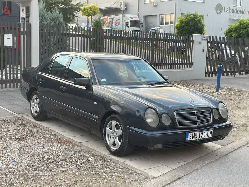 Mercedes Benz E 220 2.0d