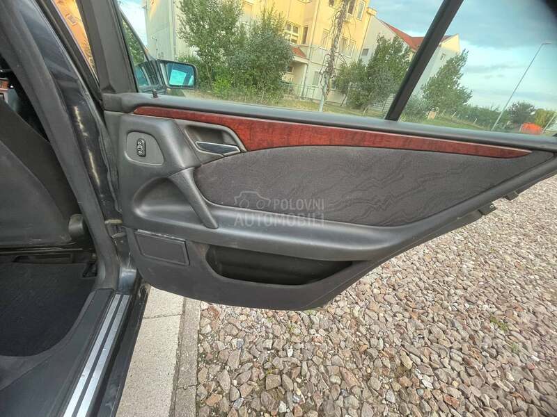 Mercedes Benz E 220 2.0d